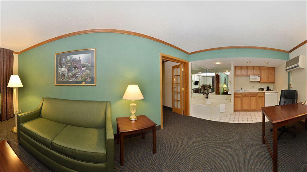 Ramada By Wyndham