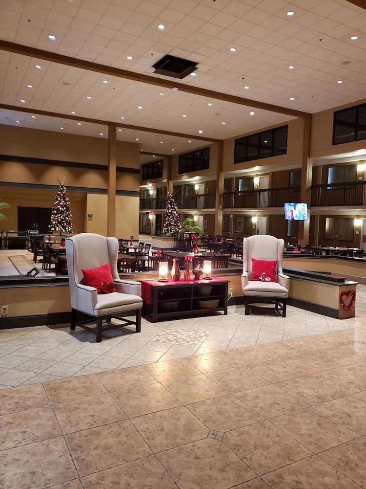 Ramada By Wyndham North Platte