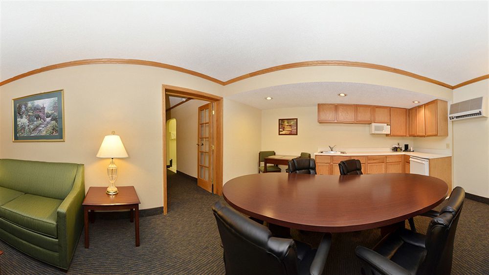 Ramada By Wyndham Hotel 3*